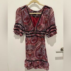 Bebe flowy dress with tie